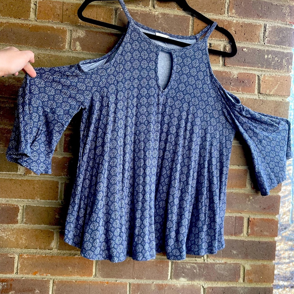 Super Cute Large flowy Shoulderless Blouse